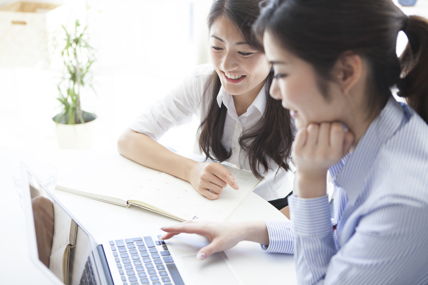 Japanese business ladies working - The Importance of marketing